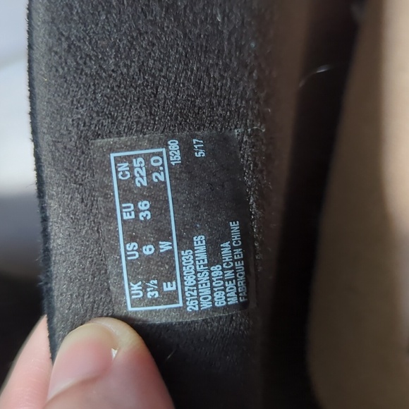 Clark's 6W Black Suede Wedge Booties - Picture 10 of 13